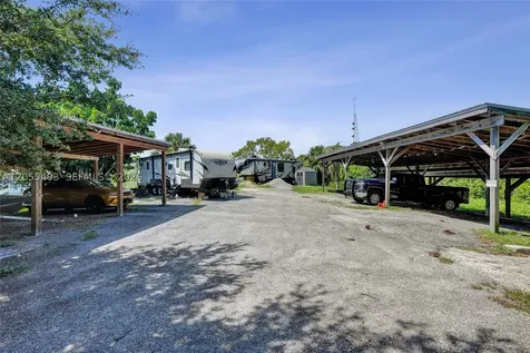 1069 Marina Moore Haven FL 33471