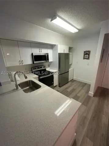 5085 NW 7th Street Miami FL 33126