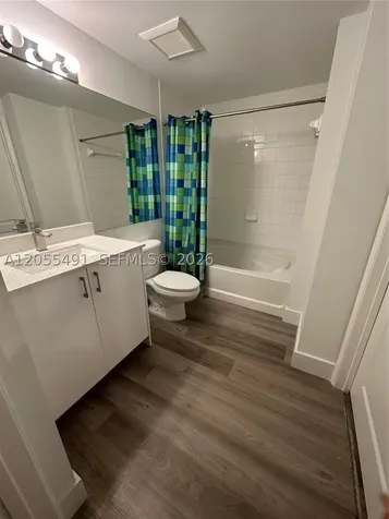 5085 NW 7th Street Miami FL 33126