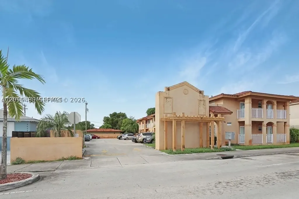 242 E 3rd Street Hialeah FL 33010
