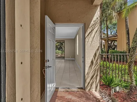 4283 Vineyard Circle Weston FL 33332
