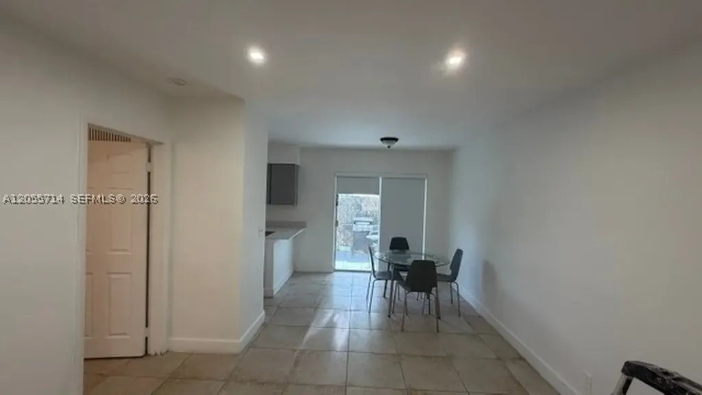 2450 Lincoln Street Hollywood FL 33020