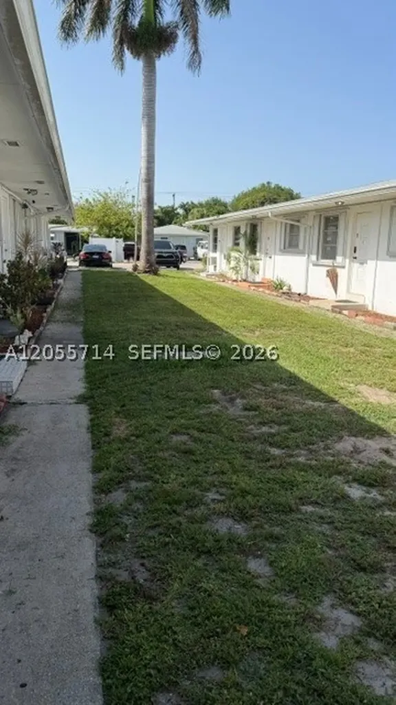 2450 Lincoln Street Hollywood FL 33020
