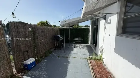 2450 Lincoln Street Hollywood FL 33020
