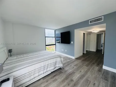 3625 N Country Club Drive Aventura FL 33180