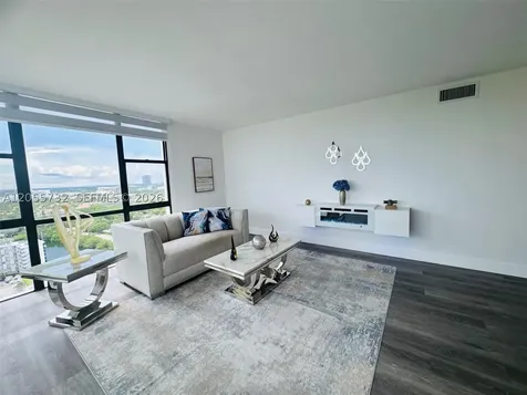 3625 N Country Club Drive Aventura FL 33180