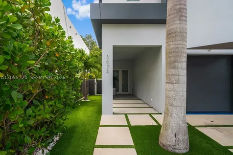 3073 Carter Street Miami FL 33133