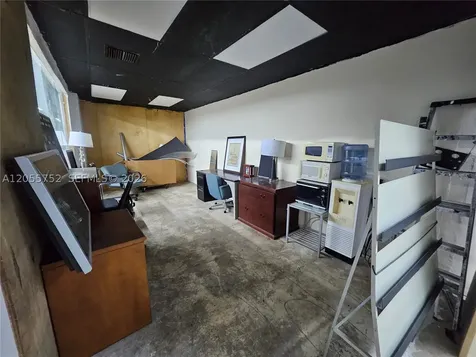 777 NW 72nd Avenue Miami FL 33126