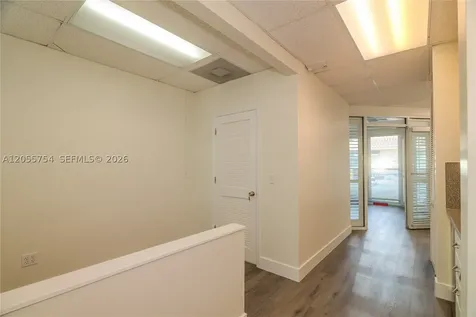 5220 S University Drive Davie FL 33328