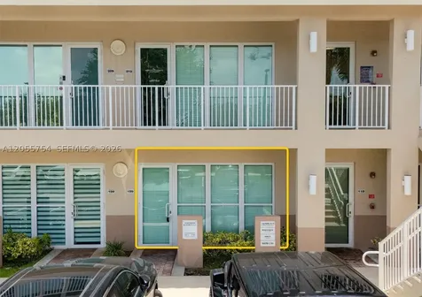 5220 S University Drive Davie FL 33328