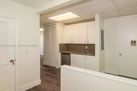 5220 S University Drive Davie FL 33328