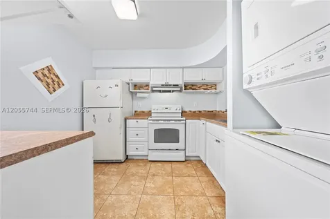 260 NW 107th Avenue Miami FL 33172