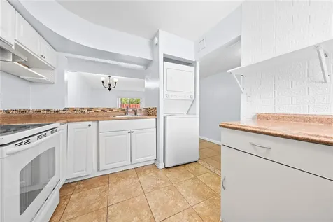 260 NW 107th Avenue Miami FL 33172