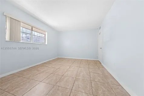 260 NW 107th Avenue Miami FL 33172