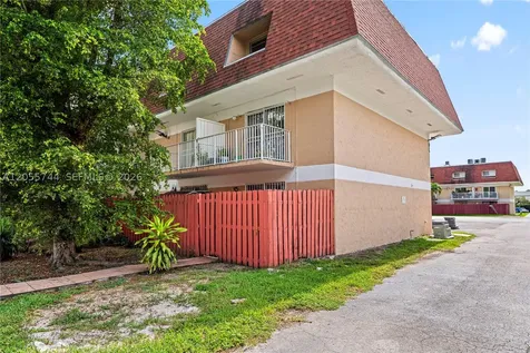 260 NW 107th Avenue Miami FL 33172