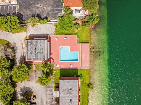 260 NW 107th Avenue Miami FL 33172