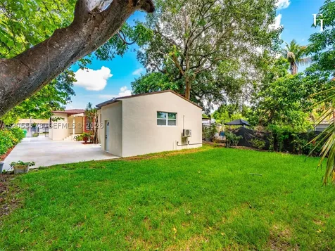 3228 NW 11th Avenue Miami FL 33127