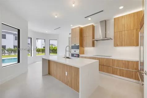 19670 NE 14th Court Miami FL 33179