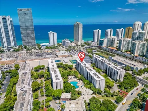 16919 N Bay Road Sunny Isles Beach FL 33160