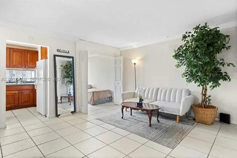 16919 N Bay Road Sunny Isles Beach FL 33160