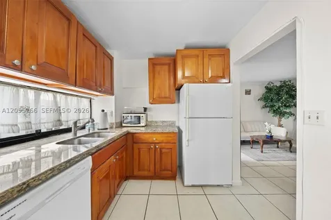 16919 N Bay Road Sunny Isles Beach FL 33160