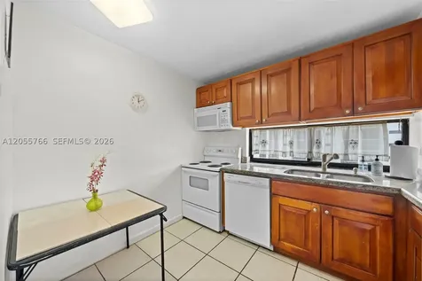 16919 N Bay Road Sunny Isles Beach FL 33160