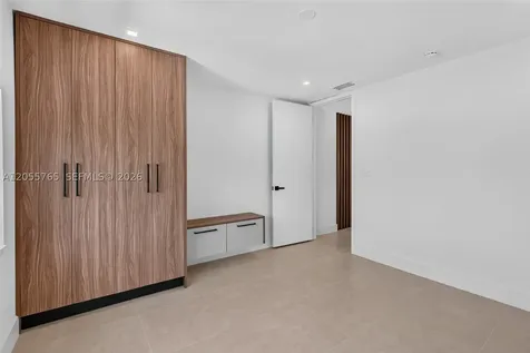 1890 NE 211th Terrace Miami FL 33179