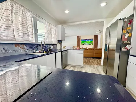 18701 Wentworth Drive Hialeah FL 33015