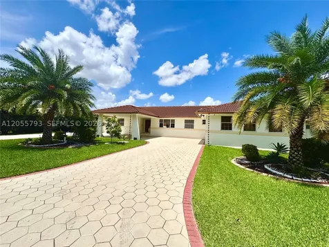 18701 Wentworth Drive Hialeah FL 33015