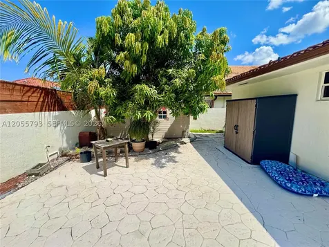 18701 Wentworth Drive Hialeah FL 33015
