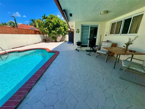 18701 Wentworth Drive Hialeah FL 33015