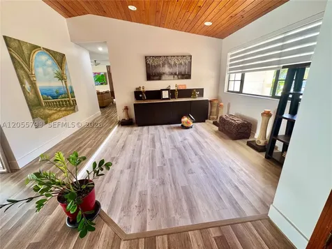 18701 Wentworth Drive Hialeah FL 33015