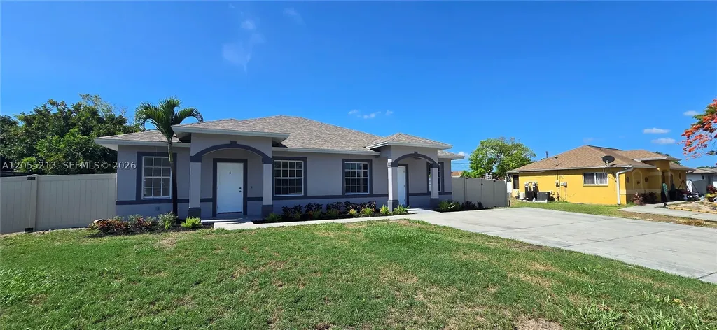 4580 24th Place SW Naples FL 34116