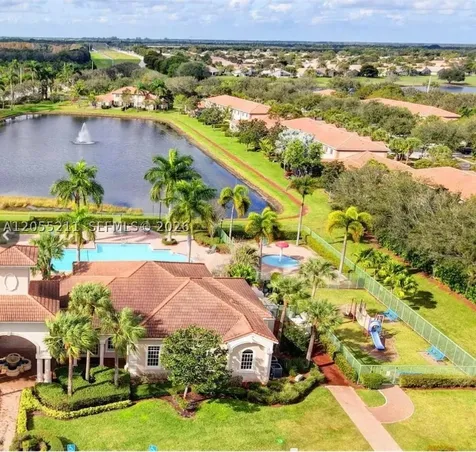 6769 Heritage Grande Boynton Beach FL 33437