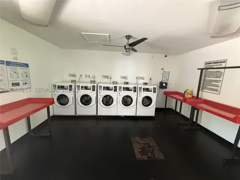 5328 NE 6th Avenue Oakland Park FL 33334