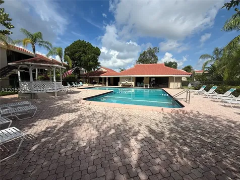 5328 NE 6th Avenue Oakland Park FL 33334