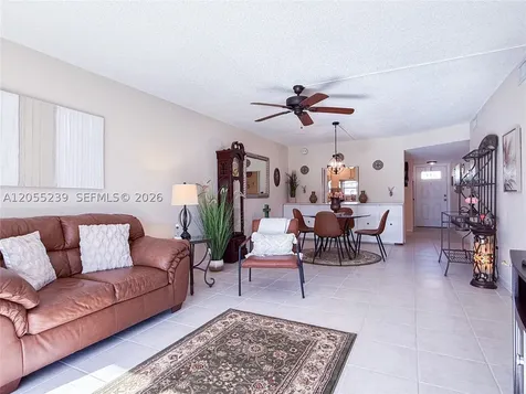 9420 S Hollybrook Lake Drive Pembroke Pines FL 33025