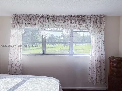 9420 S Hollybrook Lake Drive Pembroke Pines FL 33025