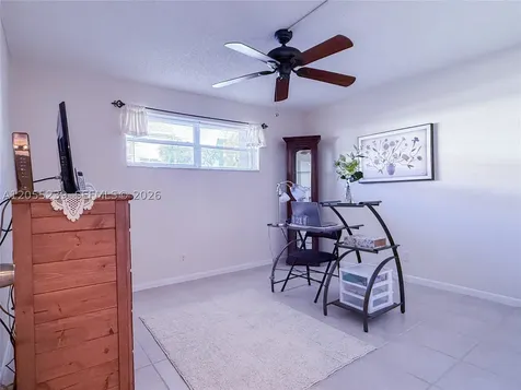 9420 S Hollybrook Lake Drive Pembroke Pines FL 33025