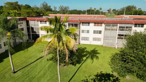 9420 S Hollybrook Lake Drive Pembroke Pines FL 33025