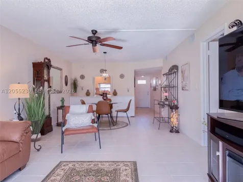 9420 S Hollybrook Lake Drive Pembroke Pines FL 33025