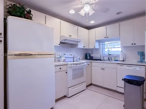 9420 S Hollybrook Lake Drive Pembroke Pines FL 33025