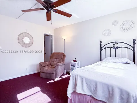 9420 S Hollybrook Lake Drive Pembroke Pines FL 33025