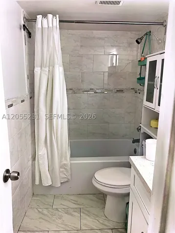 2570 W 67th Place Hialeah FL 33016