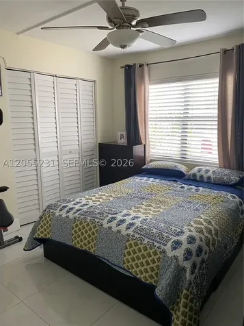2570 W 67th Place Hialeah FL 33016