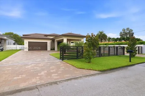 2880 SW 113 Avenue Miami FL 33165