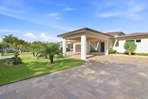 2880 SW 113 Avenue Miami FL 33165