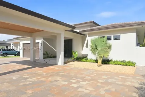 2880 SW 113 Avenue Miami FL 33165