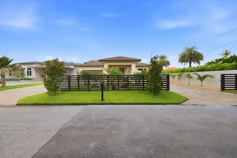 2880 SW 113 Avenue Miami FL 33165