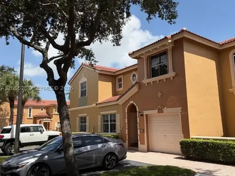 8423 S NW 138th Terrace Miami Lakes FL 33016